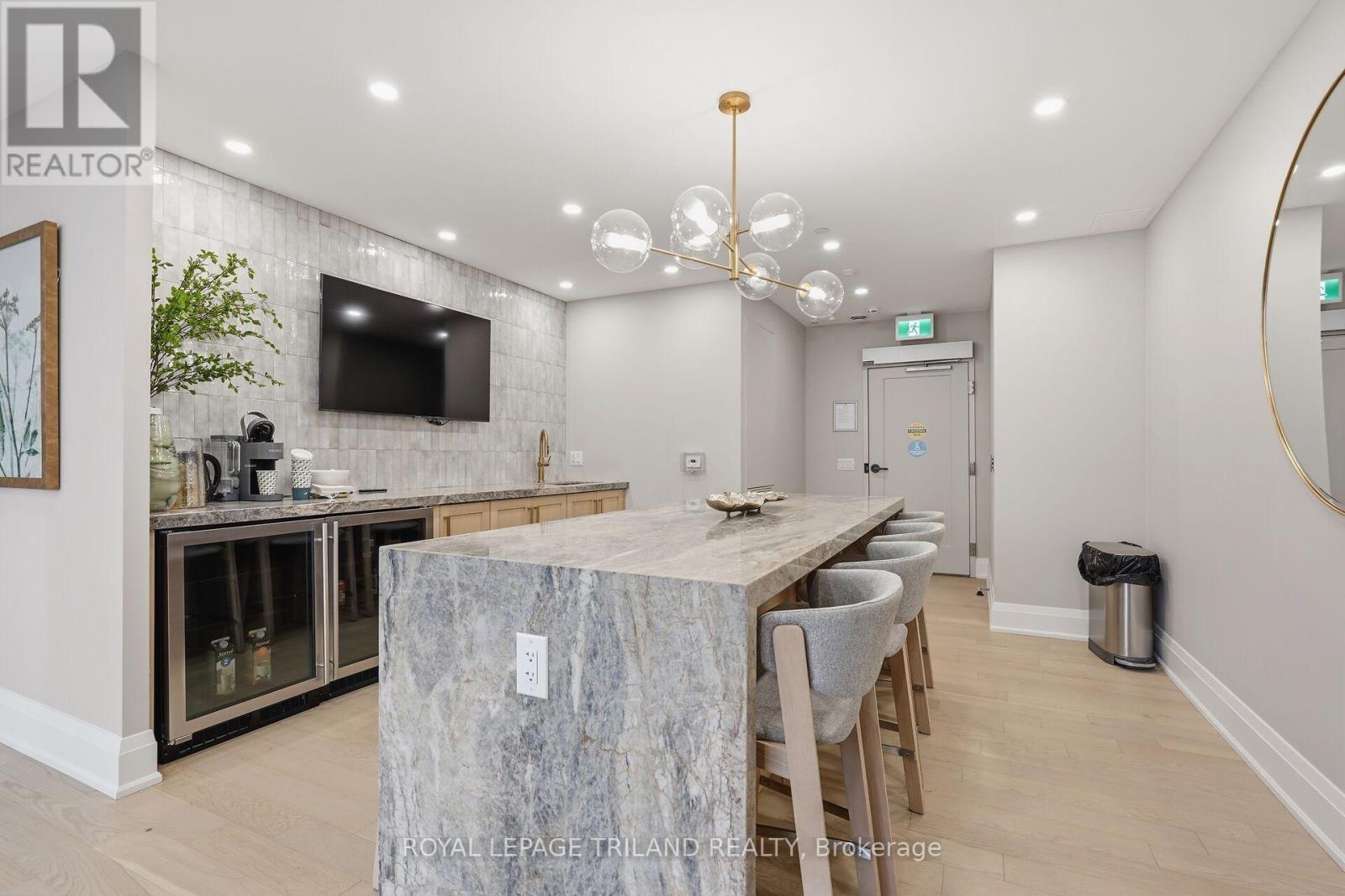 310 - 1560 Upper West Avenue, London South (South B), ON - Indoor Photo Showing Other Room
