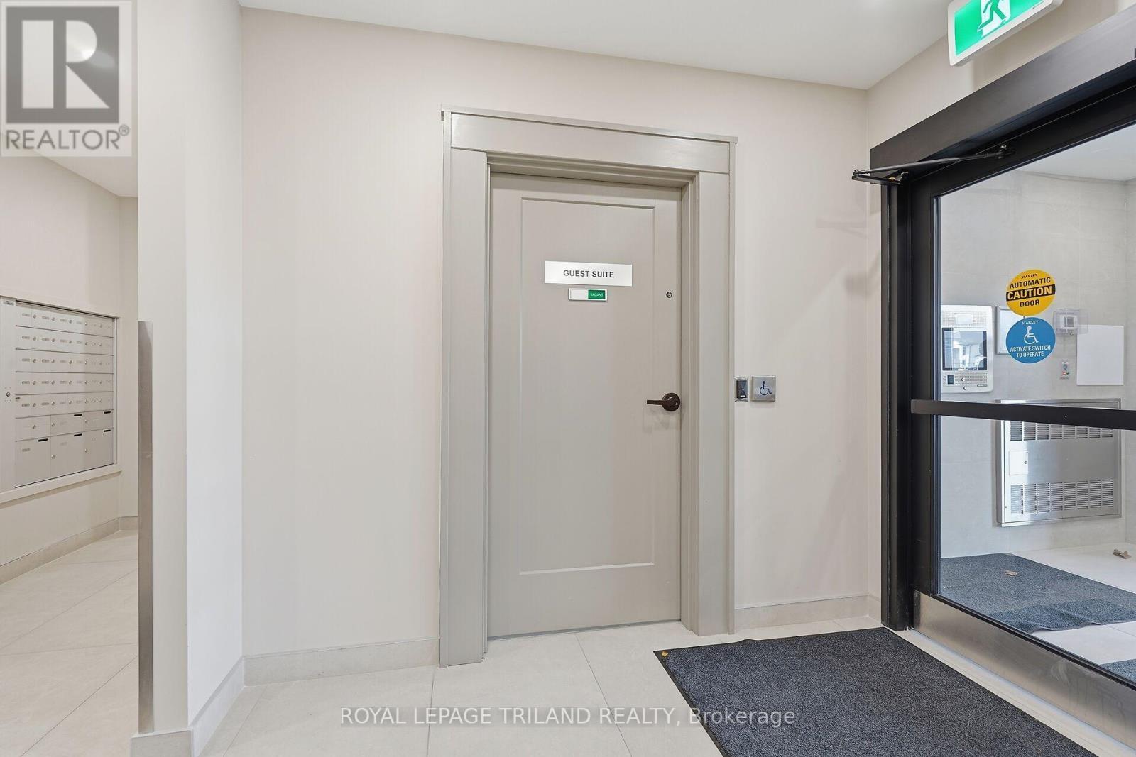 310 - 1560 Upper West Avenue, London South (South B), ON - Indoor Photo Showing Other Room