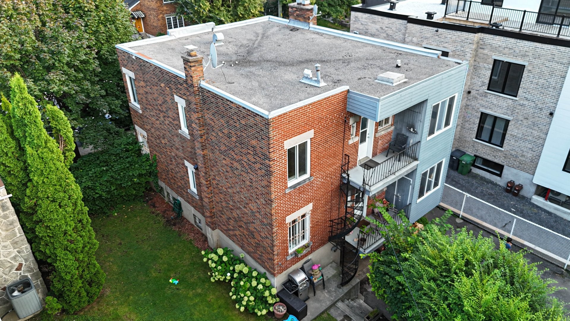 Front of Structure - 3967 Av. Lacombe, Montréal (Côte-Des-Neiges/Notre-Dame-De-Grâce), QC - Outdoor