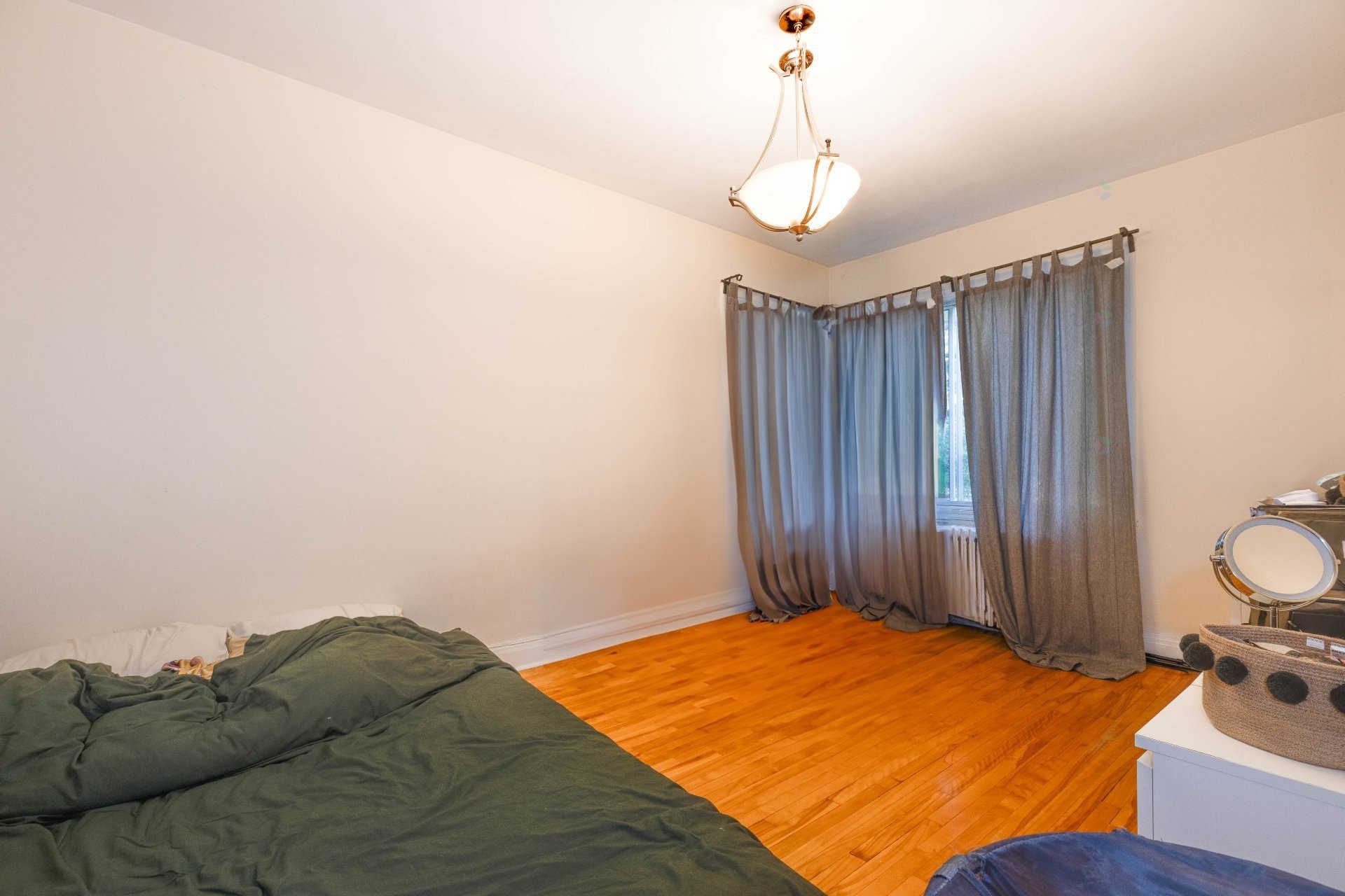 Bedroom - 3967 Av. Lacombe, Montréal (Côte-Des-Neiges/Notre-Dame-De-Grâce), QC - Indoor Photo Showing Bedroom