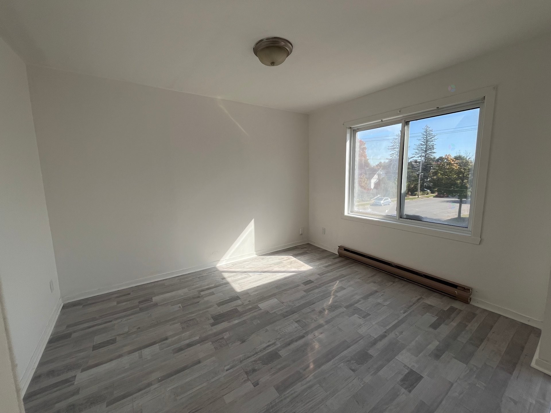 Living Room - 1004 Rue Père-Marquette, Trois-Rivières, QC - Indoor Photo Showing Other Room