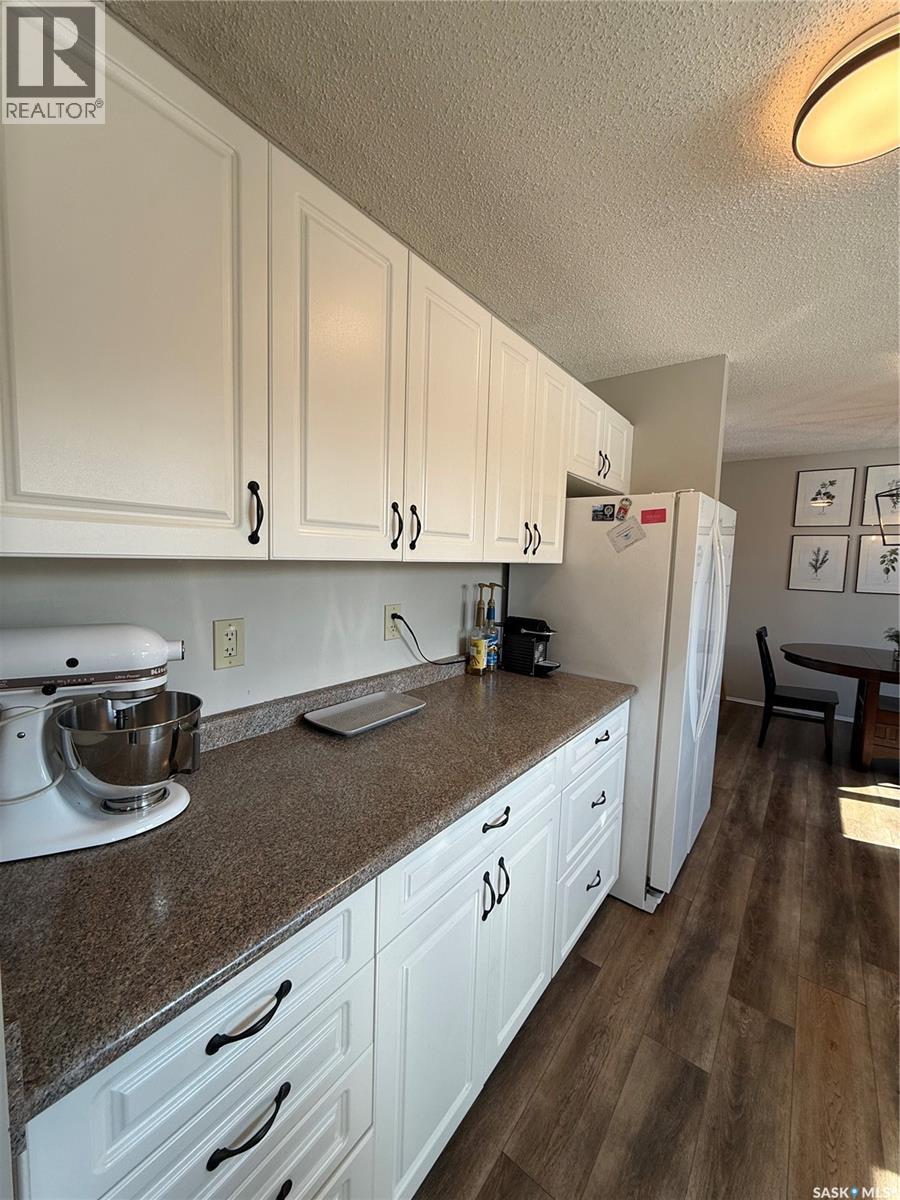 59 Mcdougall Crescent, Saskatoon, SK - Indoor Photo Showing Kitchen