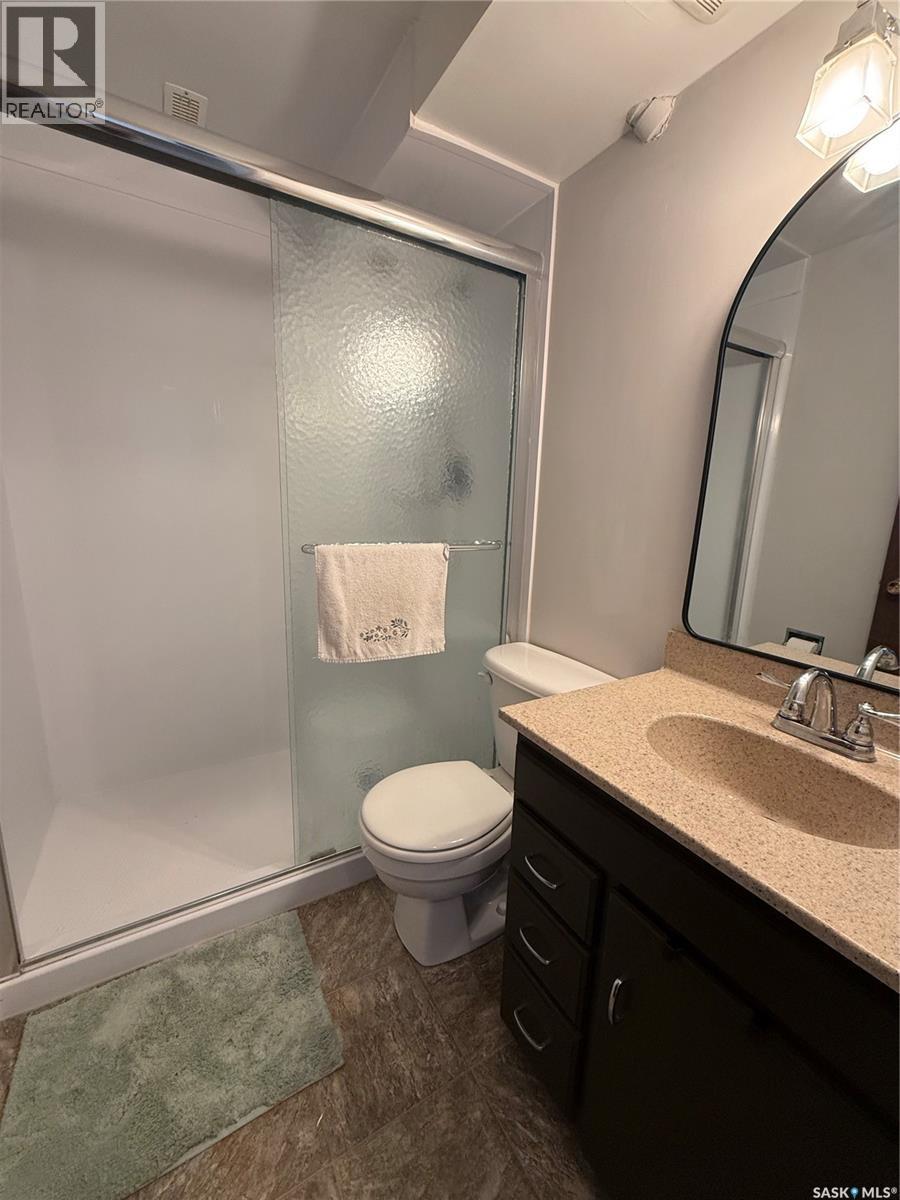 59 Mcdougall Crescent, Saskatoon, SK - Indoor Photo Showing Bathroom