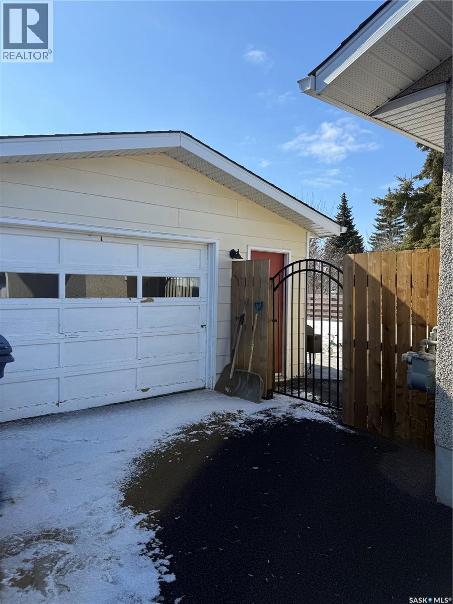 59 Mcdougall Crescent, Saskatoon, SK - Outdoor