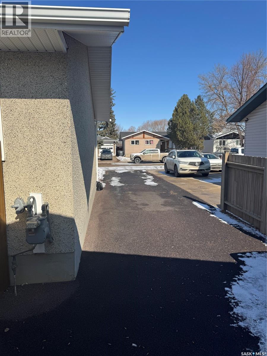 59 Mcdougall Crescent, Saskatoon, SK - Outdoor