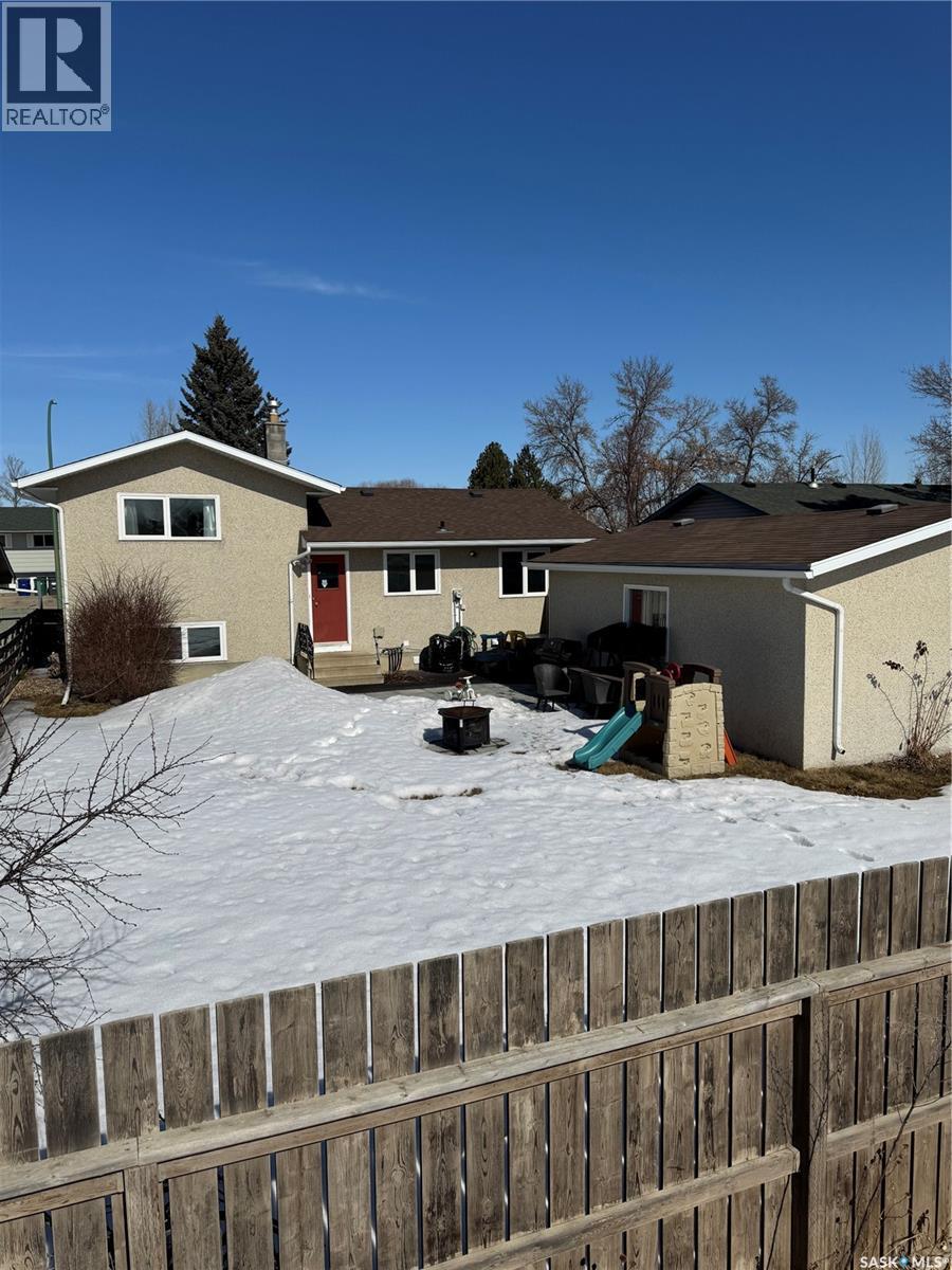 59 Mcdougall Crescent, Saskatoon, SK - Outdoor With Exterior