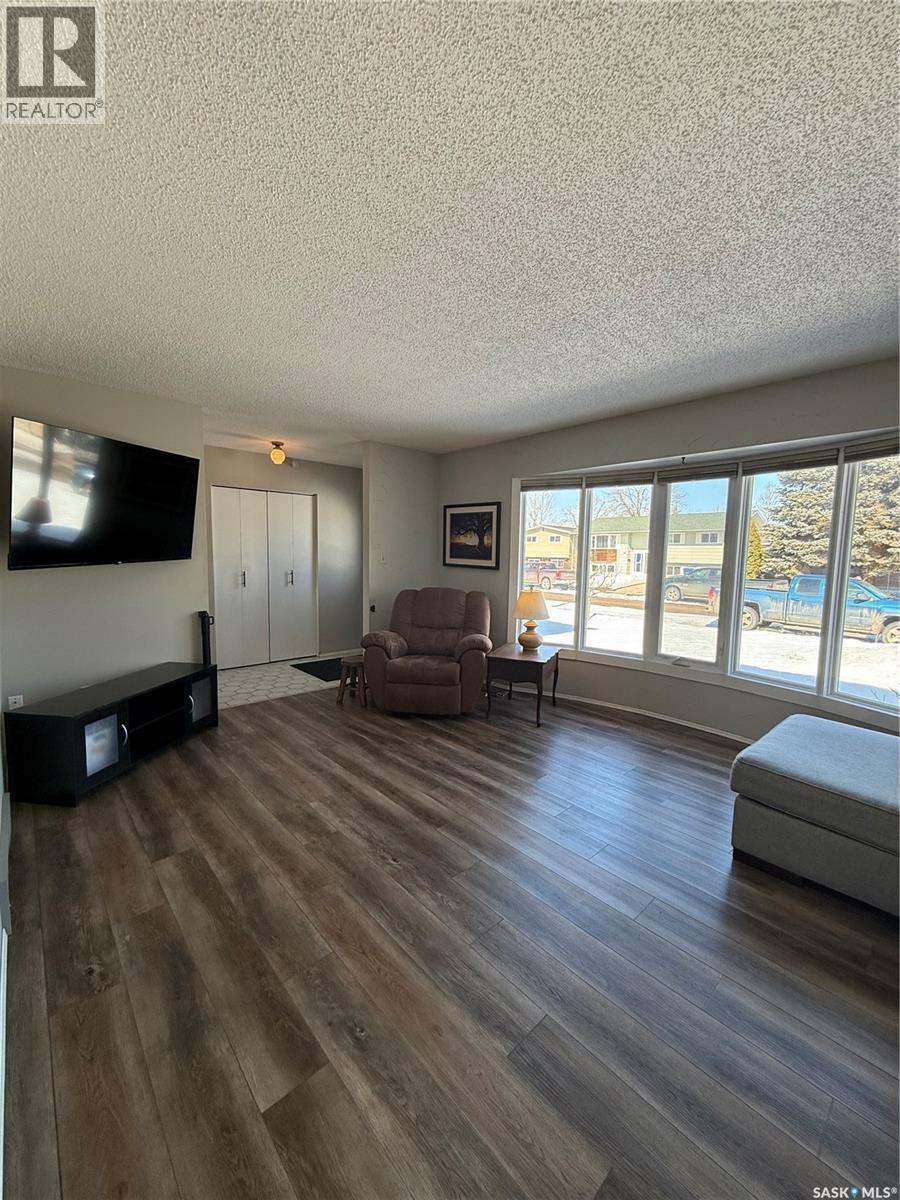 59 Mcdougall Crescent, Saskatoon, SK - Indoor Photo Showing Living Room