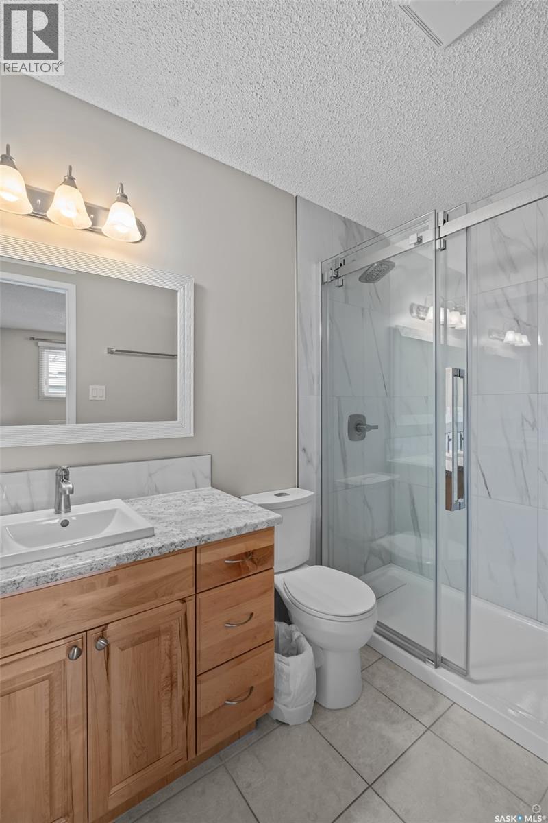 2425 15Th Avenue E, Prince Albert, SK - Indoor Photo Showing Bathroom
