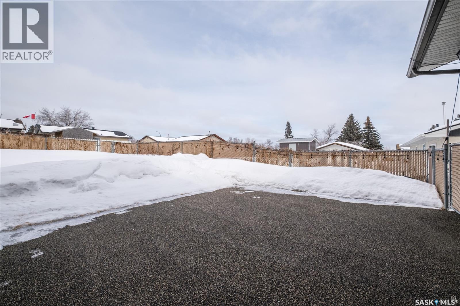 2425 15Th Avenue E, Prince Albert, SK - Outdoor