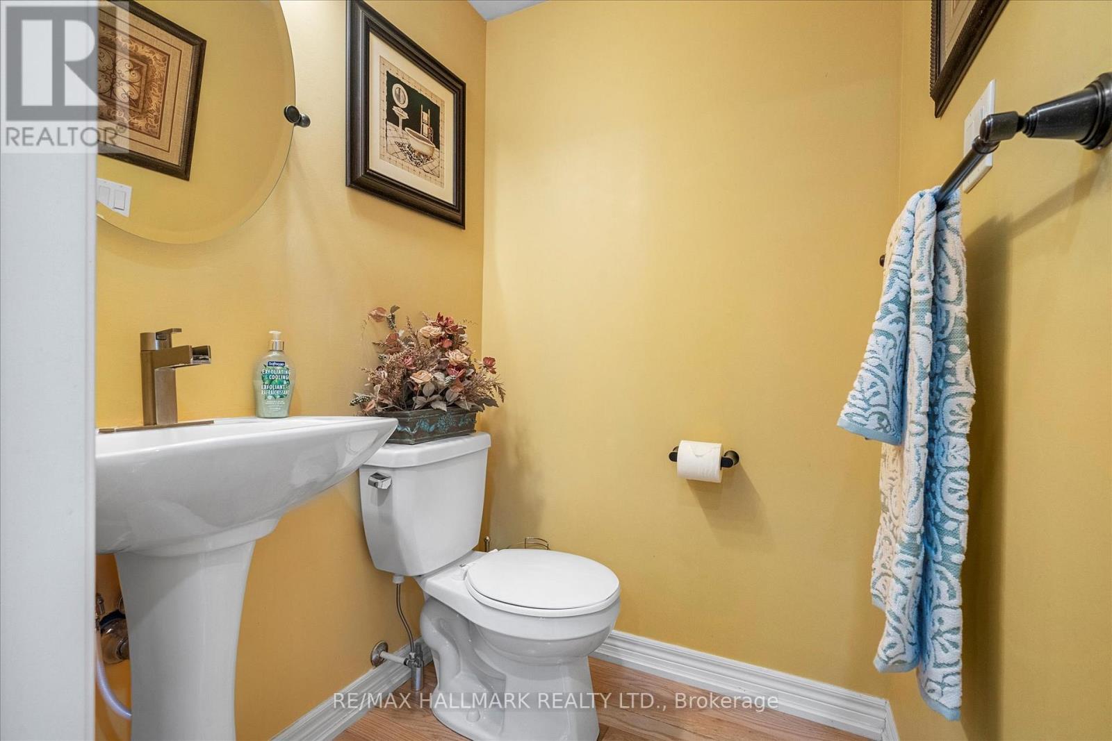 3358C Kingston Road, Toronto, ON - Indoor Photo Showing Bathroom