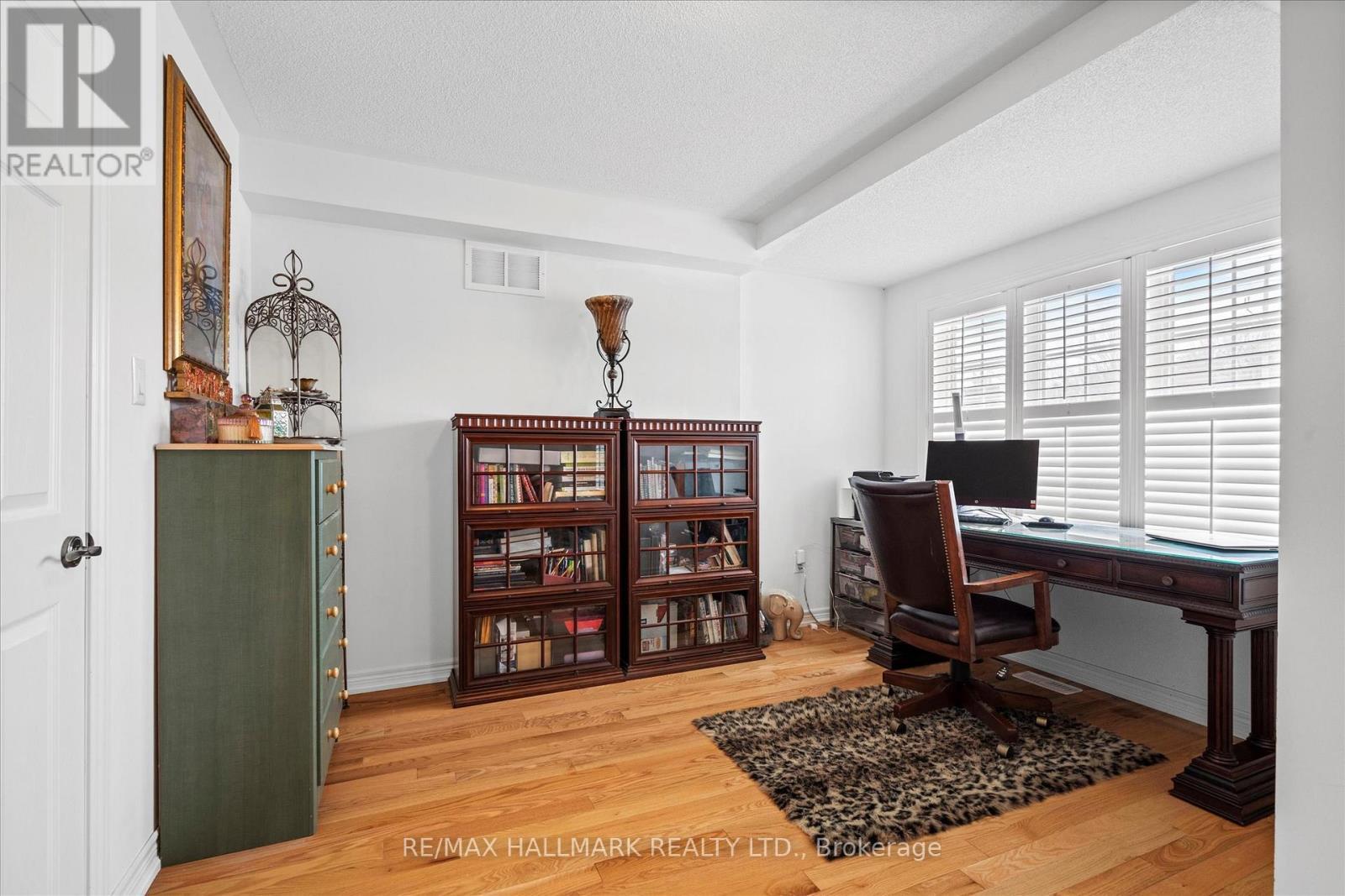 3358C Kingston Road, Toronto, ON - Indoor Photo Showing Office