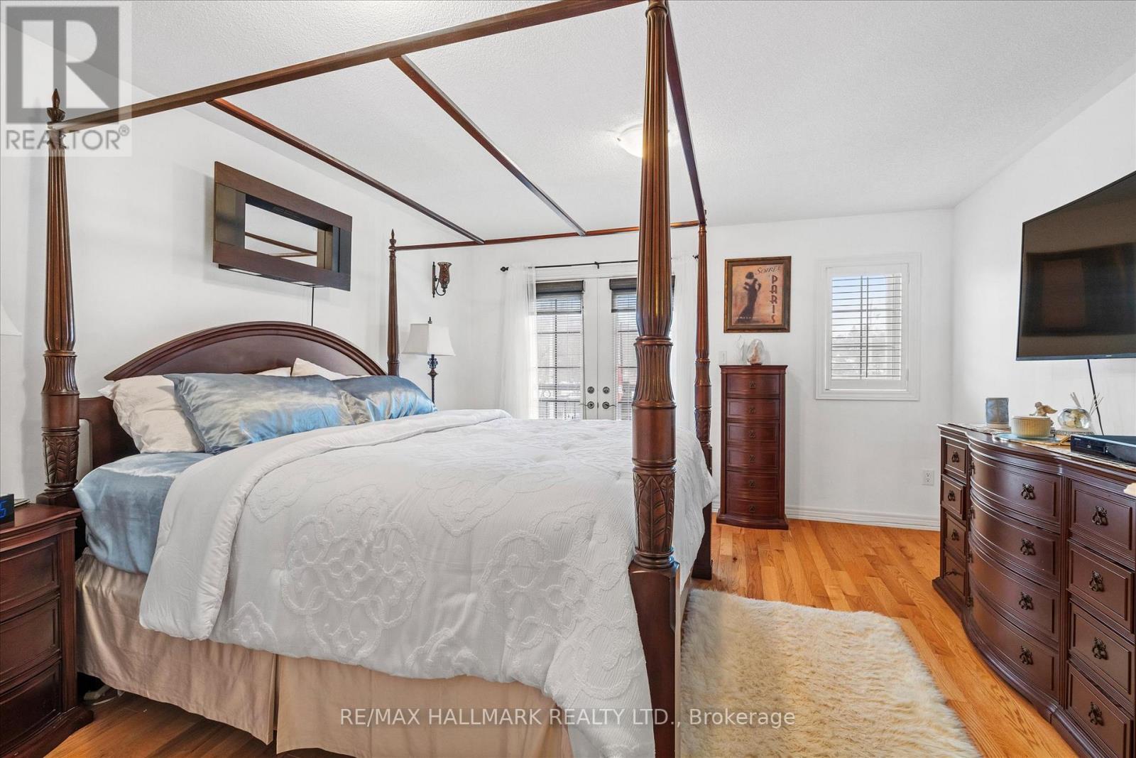 3358C Kingston Road, Toronto, ON - Indoor Photo Showing Bedroom
