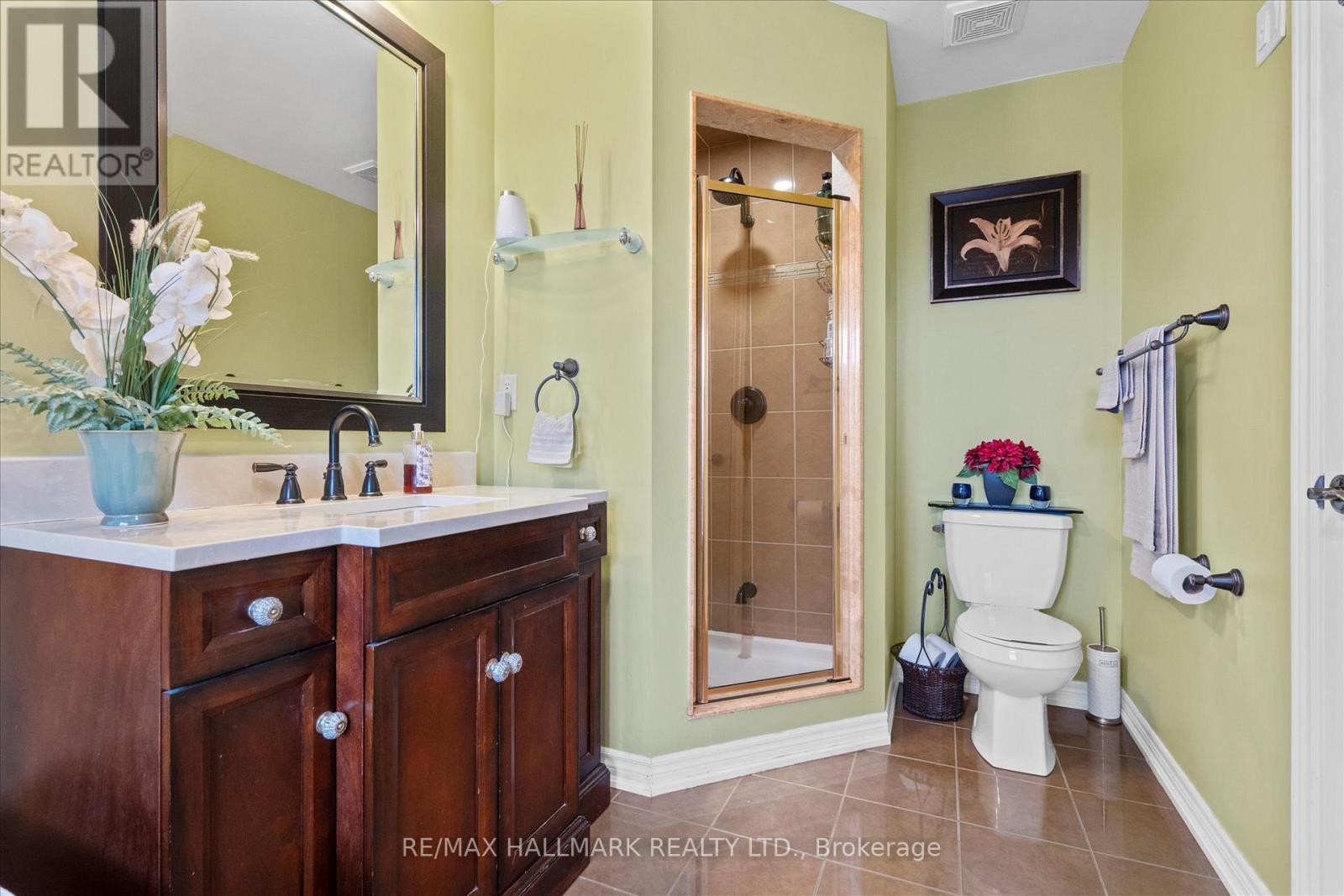 3358C Kingston Road, Toronto, ON - Indoor Photo Showing Bathroom