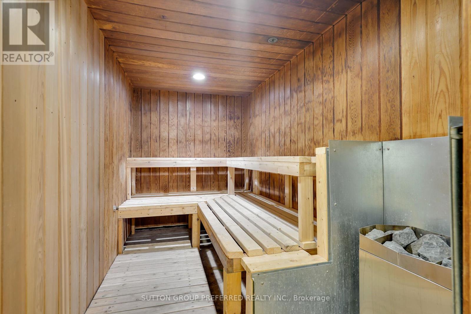 Sauna - 118-119 - 379 Dundas Street, London East (East K), ON