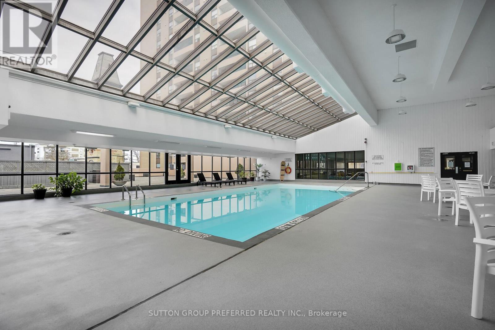 Pool for Owner's Use - 118-119 - 379 Dundas Street, London East (East K), ON