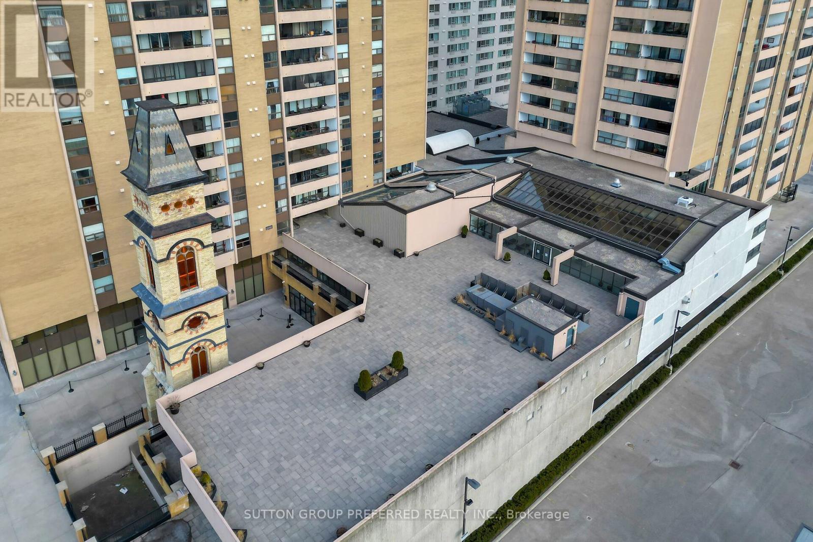 118-119 - 379 Dundas Street, London East (East K), ON