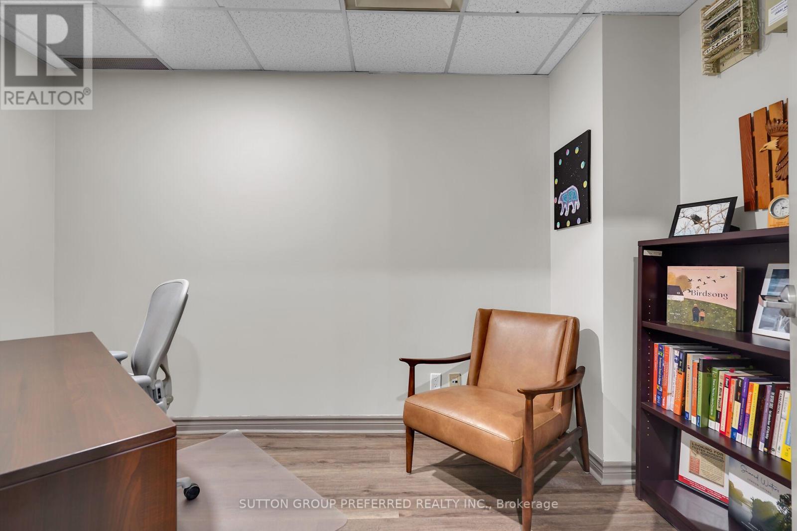 Office4 - 118-119 - 379 Dundas Street, London East (East K), ON