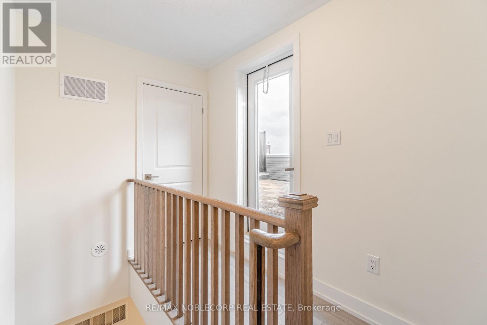 22 - 39 John Perkins Bull Drive, Toronto, ON - Indoor Photo Showing Other Room