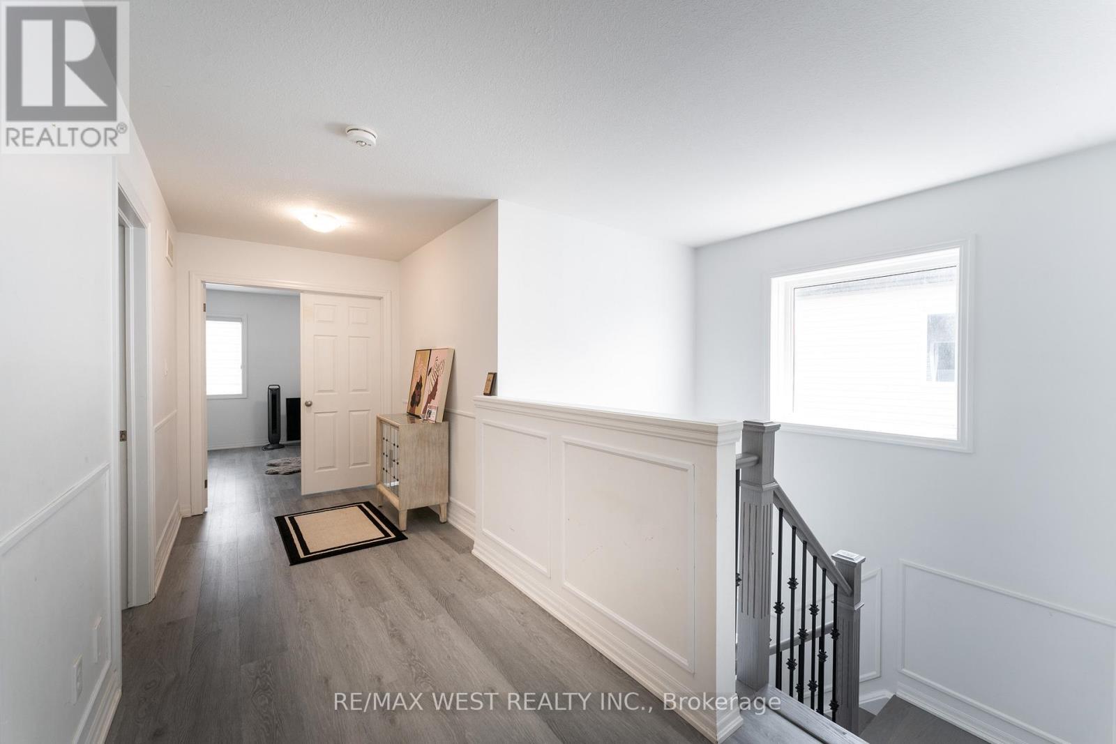 301 Freure Drive, Cambridge, ON - Indoor Photo Showing Other Room