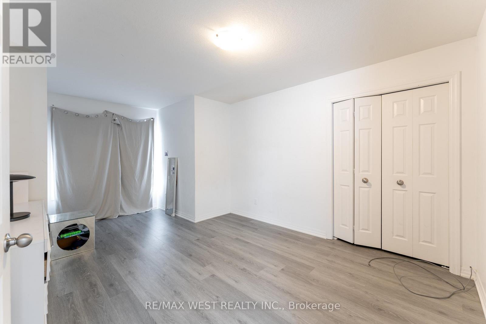301 Freure Drive, Cambridge, ON - Indoor Photo Showing Other Room