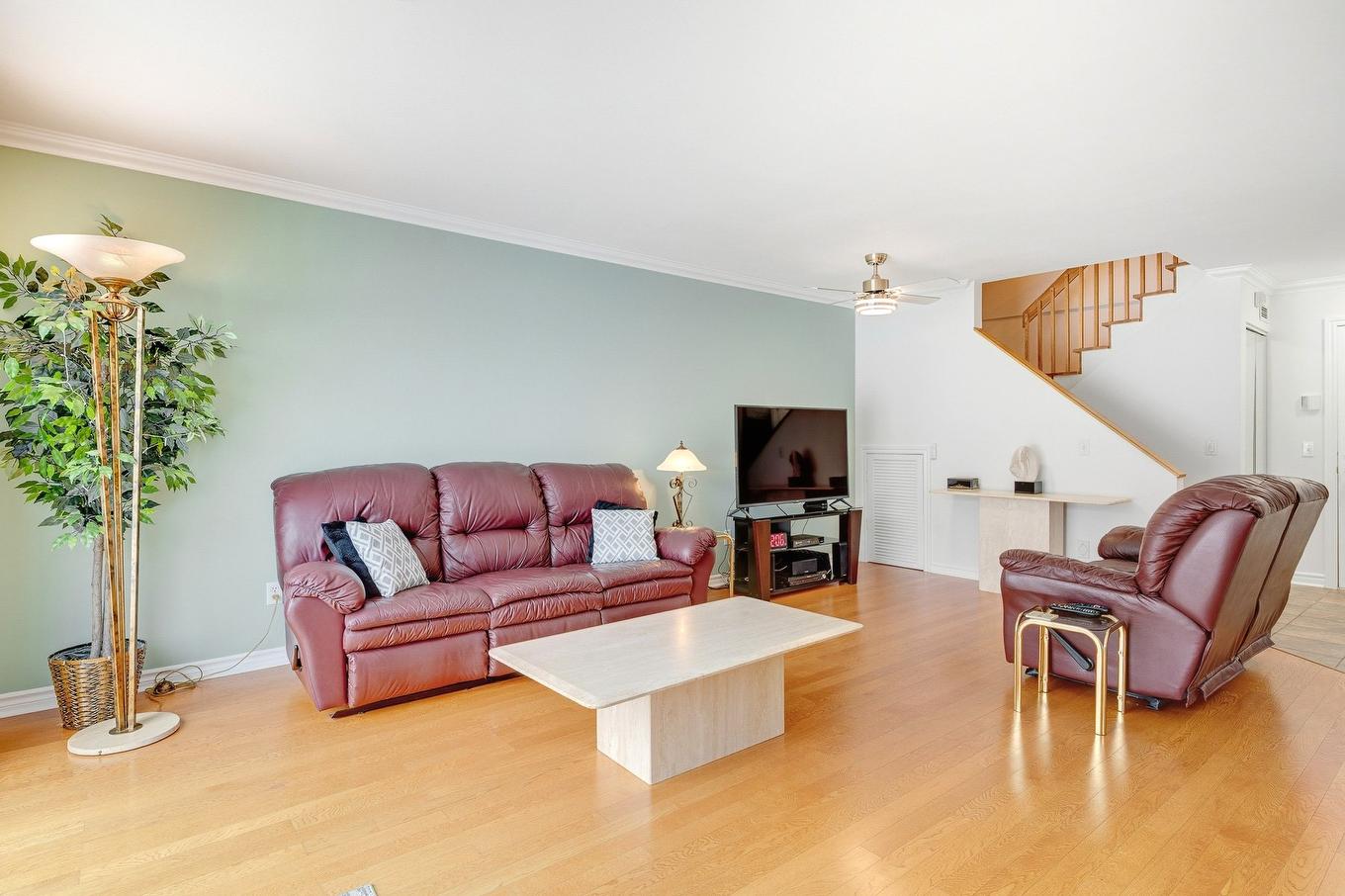 Salon - 10-780 Rue Bélanger, Saint-Jérôme, QC - Indoor Photo Showing Living Room