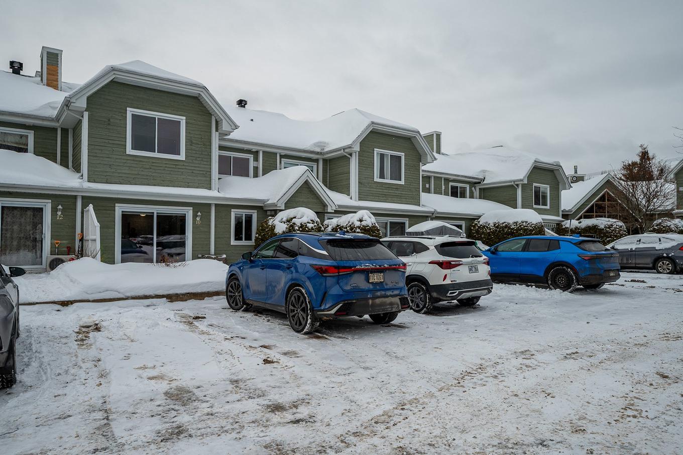 Stationnement - 10-780 Rue Bélanger, Saint-Jérôme, QC - Outdoor With Facade