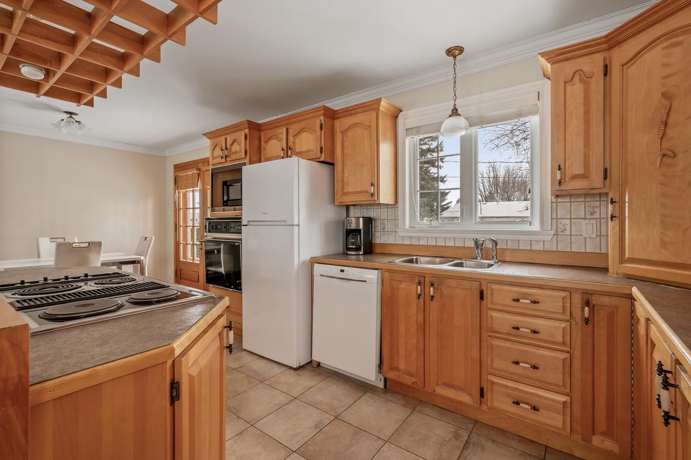 Cuisine - 21 Rue Du Seigle, Lévis (Les Chutes-De-La-Chaudière-Ouest), QC - Indoor Photo Showing Kitchen With Double Sink