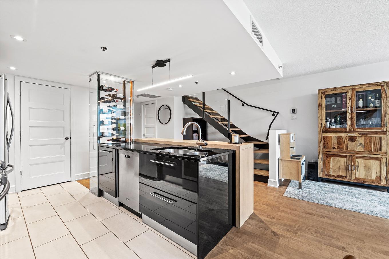 Cuisine - 411-220 Ch. Du Golf, Montréal (Verdun/Île-Des-Soeurs), QC - Indoor Photo Showing Kitchen