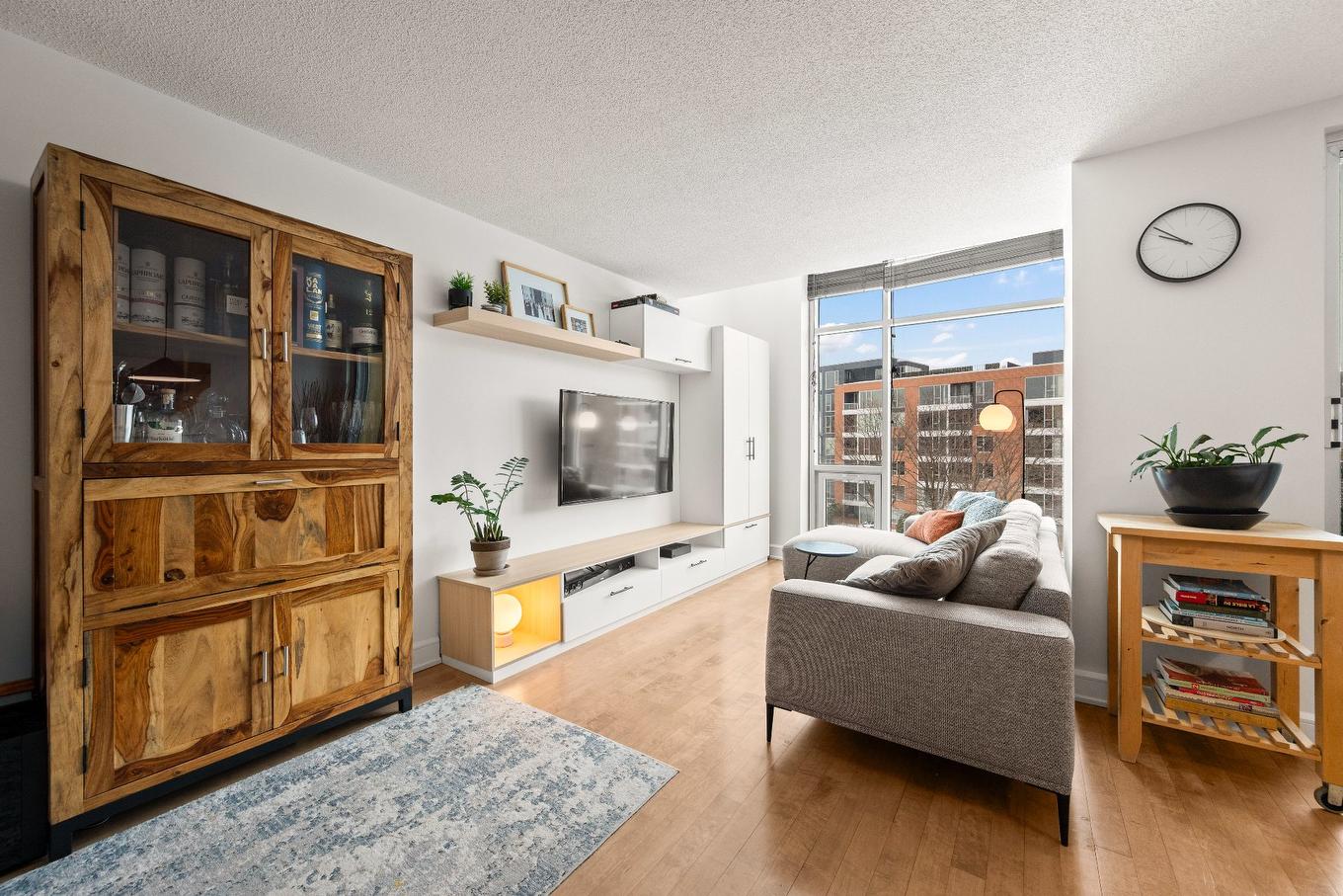 Salon - 411-220 Ch. Du Golf, Montréal (Verdun/Île-Des-Soeurs), QC - Indoor Photo Showing Living Room