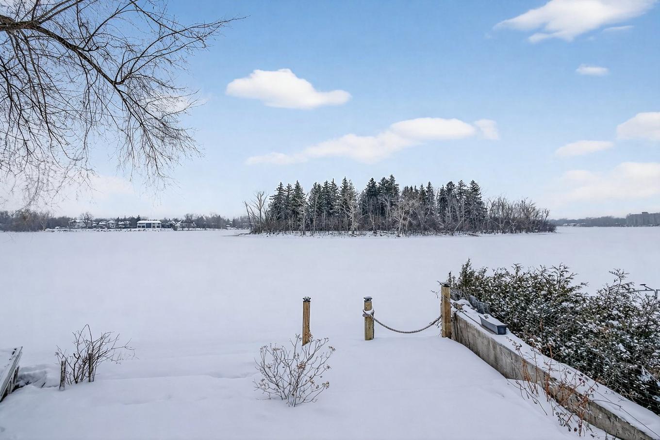 Bord de l'eau - 14871 Boul. Gouin O., Montréal (L'Île-Bizard/Sainte-Geneviève), QC - Outdoor With Body Of Water With View