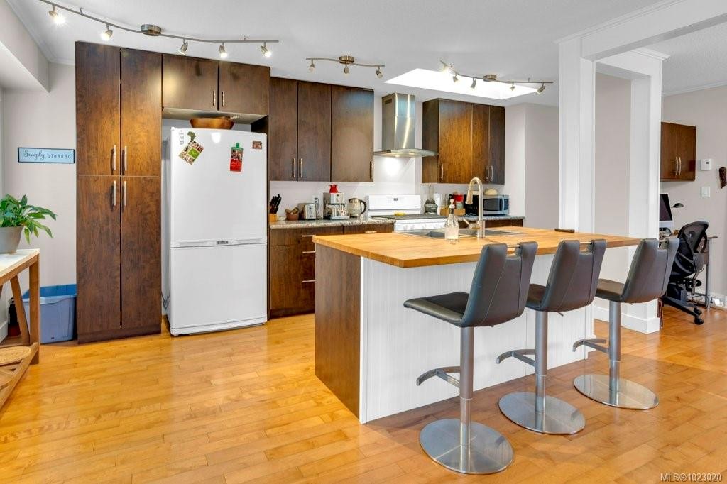 6069 Waldbank Rd, Nanaimo, BC