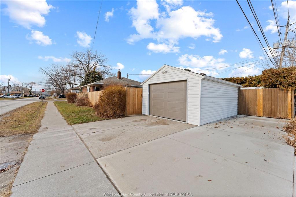 2496 Meldrum, Windsor, ON