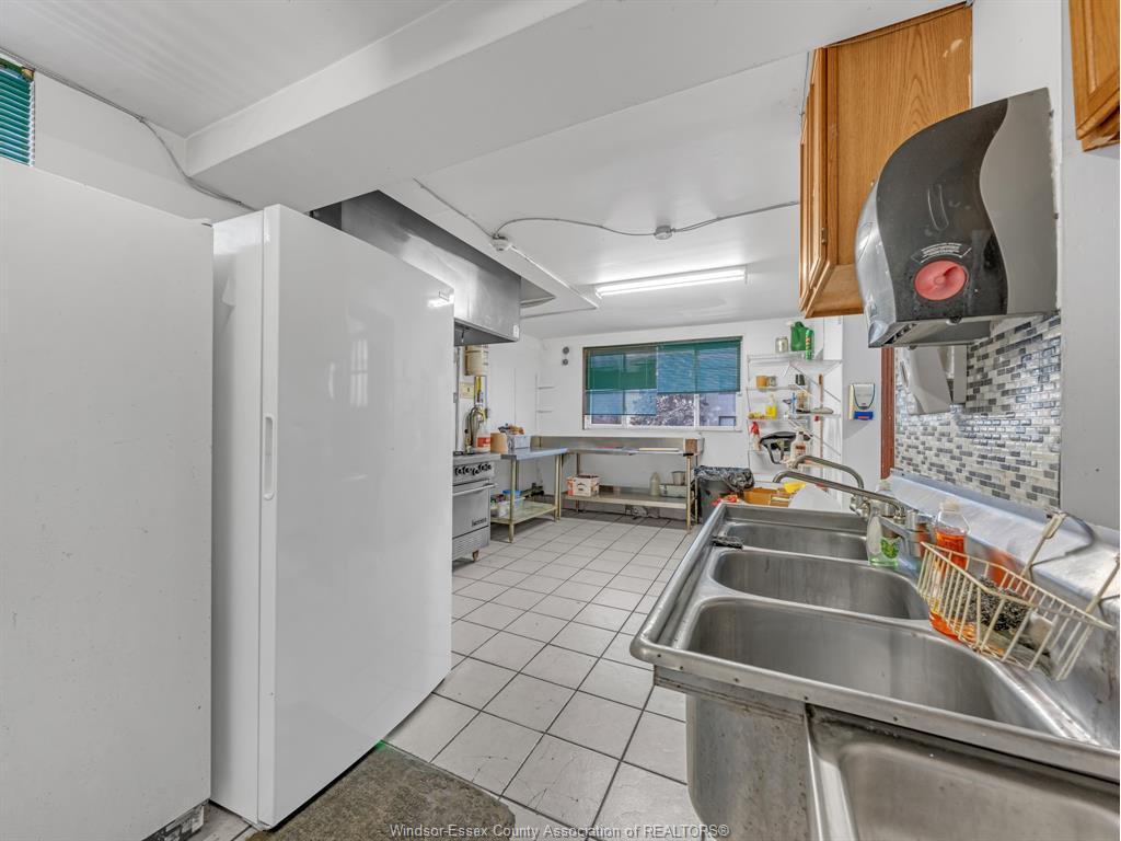 801 Victoria Avenue, Windsor, ON