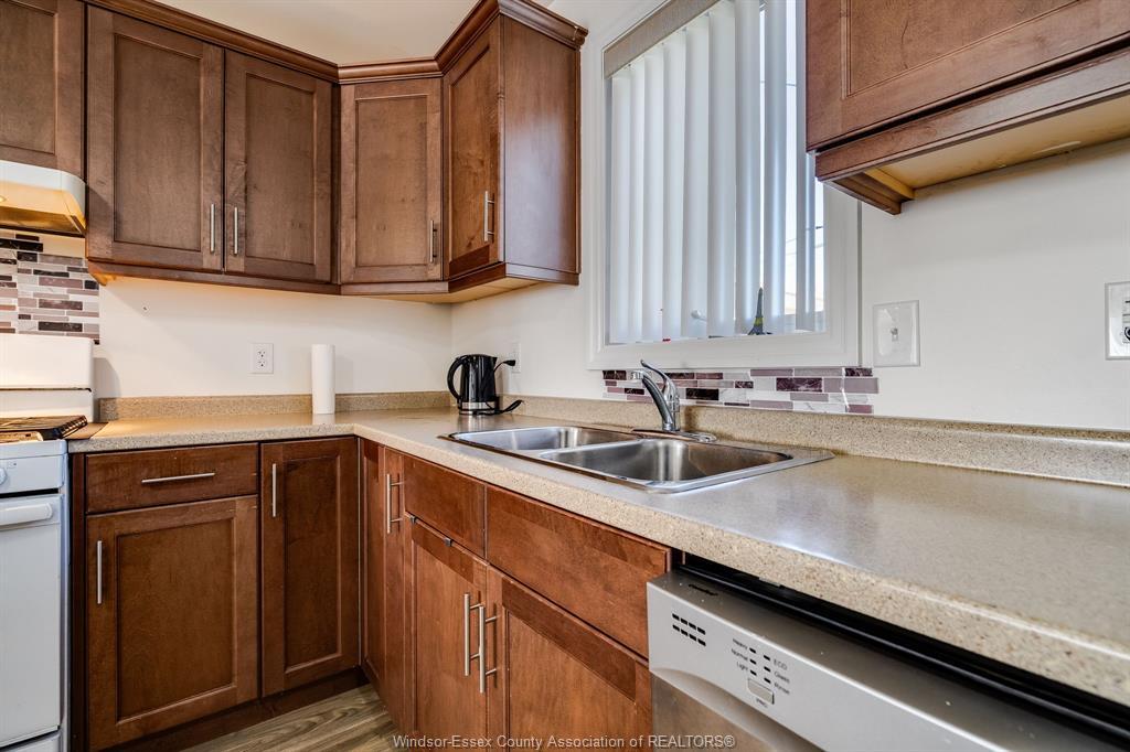 89 Oak Street East, Leamington, ON