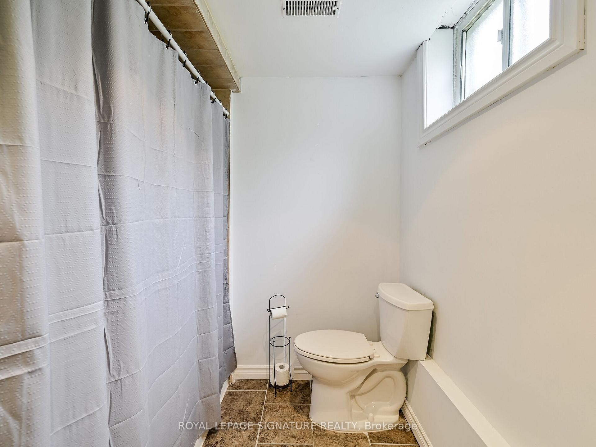 1195 Chada Avenue, Mississauga, ON - Indoor Photo Showing Bathroom