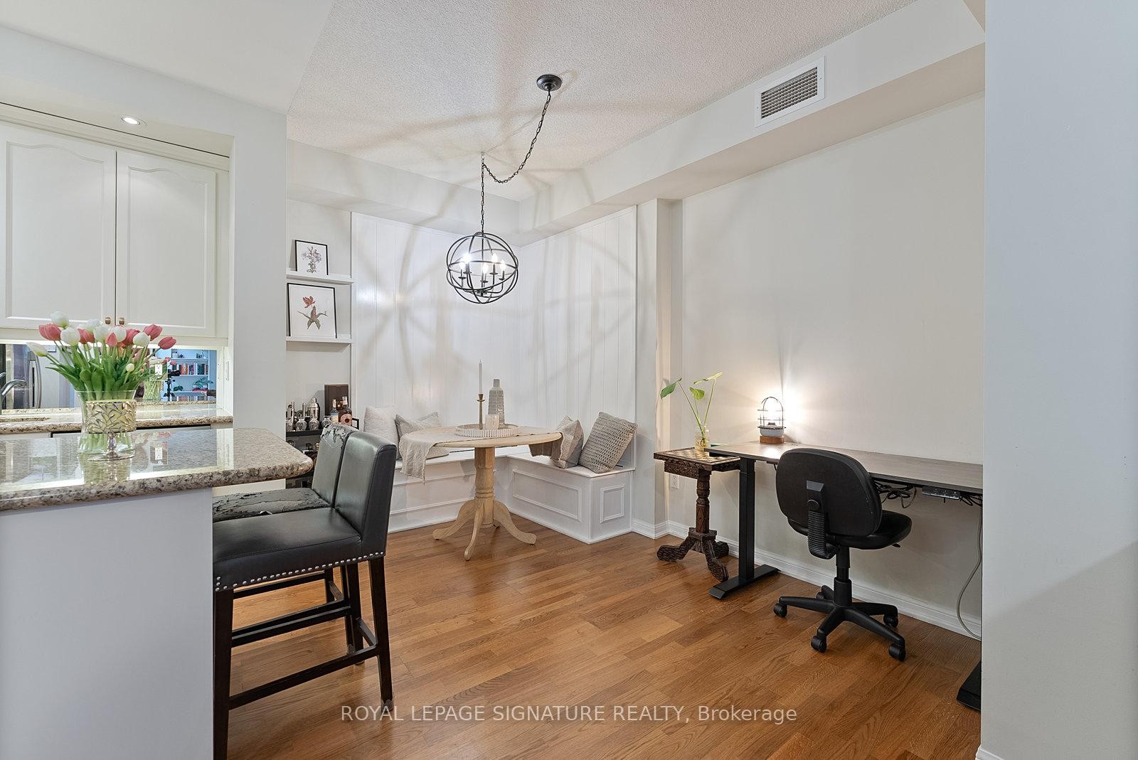 316-628 Fleet Street, Toronto, ON - Indoor