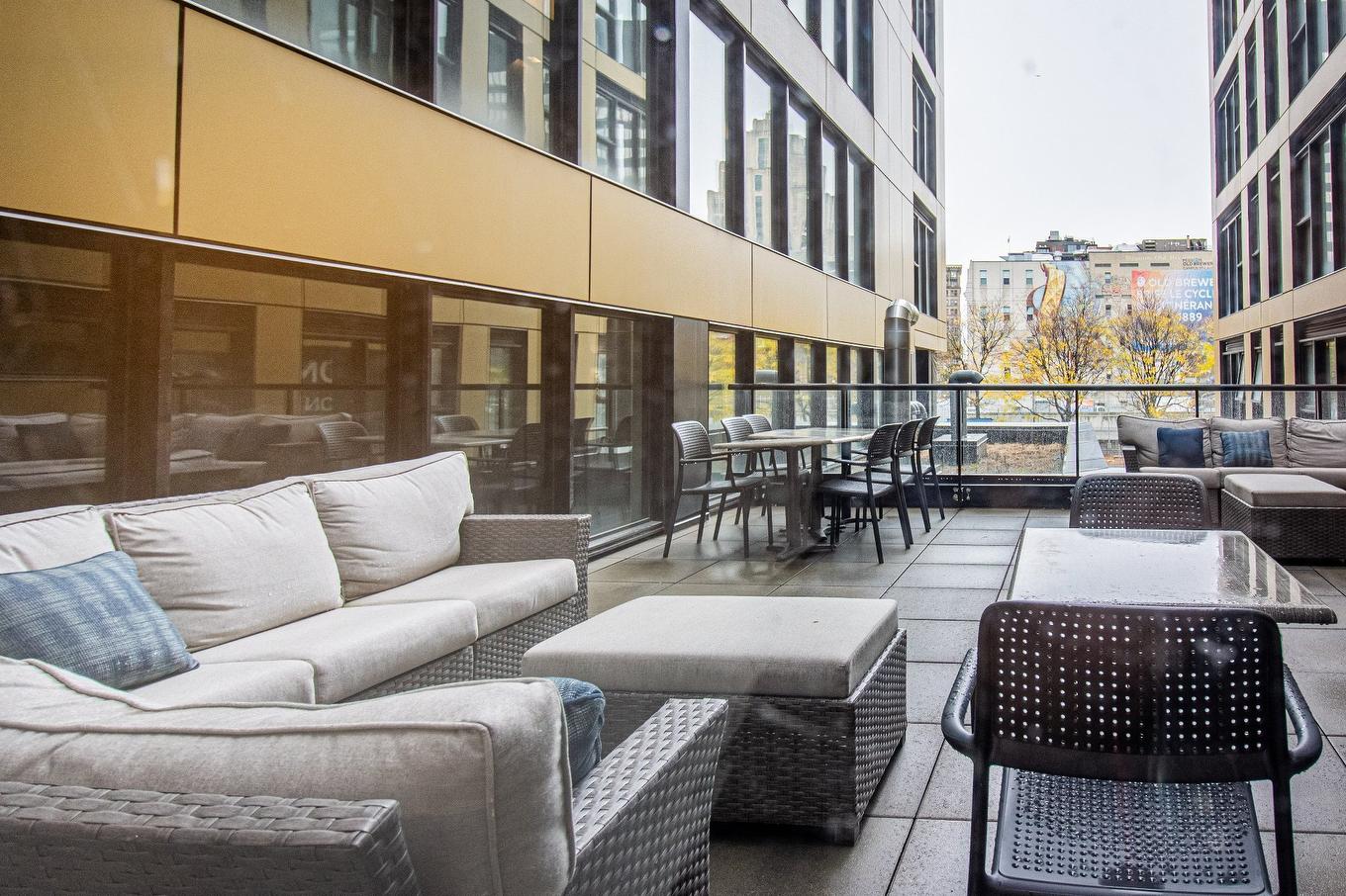 Autre - 407-1 Av. Viger O., Montréal (Ville-Marie), QC - Photo Showing Living Room