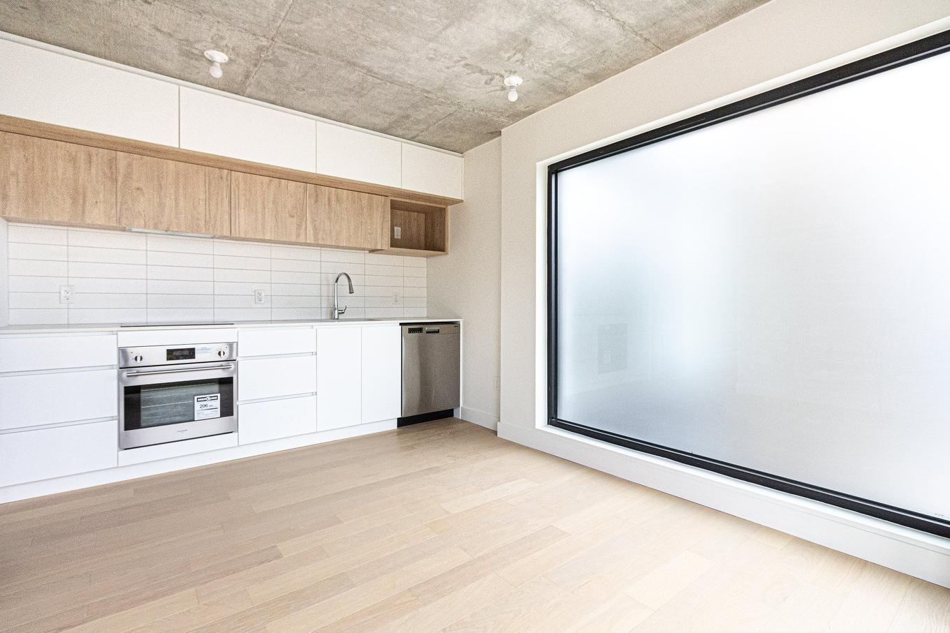 Salon - 407-1 Av. Viger O., Montréal (Ville-Marie), QC - Indoor Photo Showing Kitchen