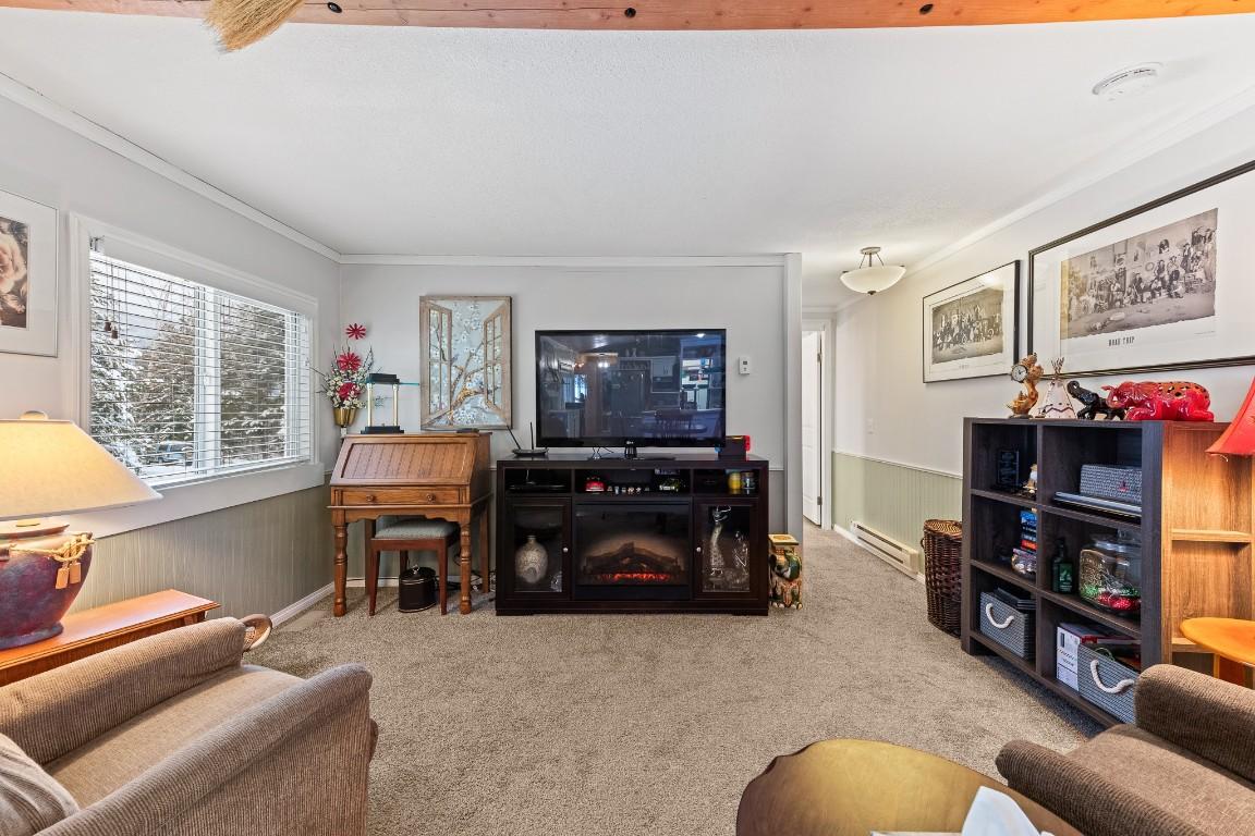 5807 Birch Avenue, Kitchener, BC