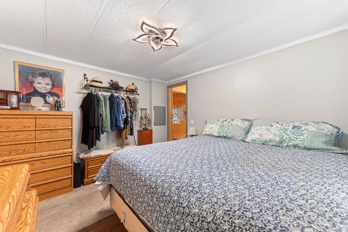 5807 Birch Avenue, Kitchener, BC