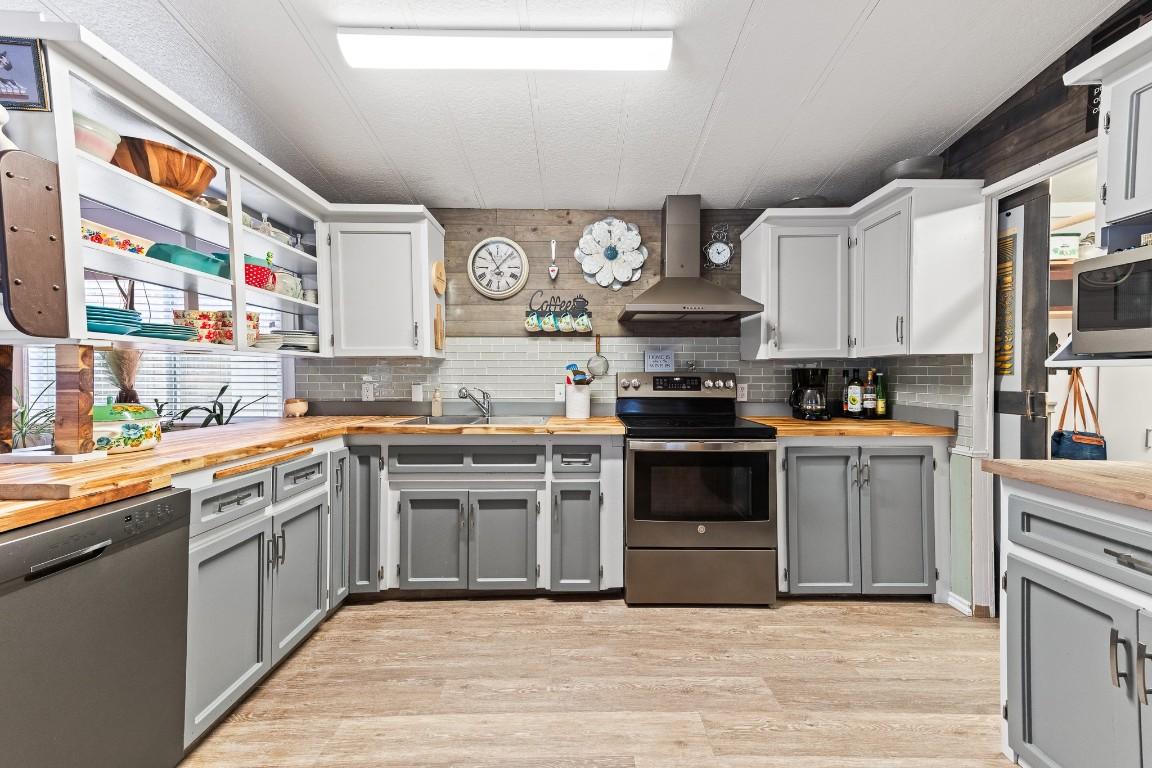 5807 Birch Avenue, Kitchener, BC