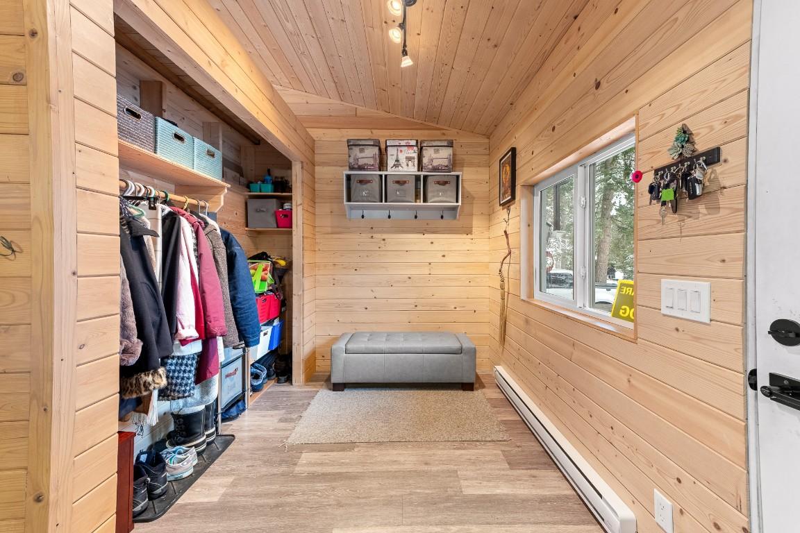 5807 Birch Avenue, Kitchener, BC