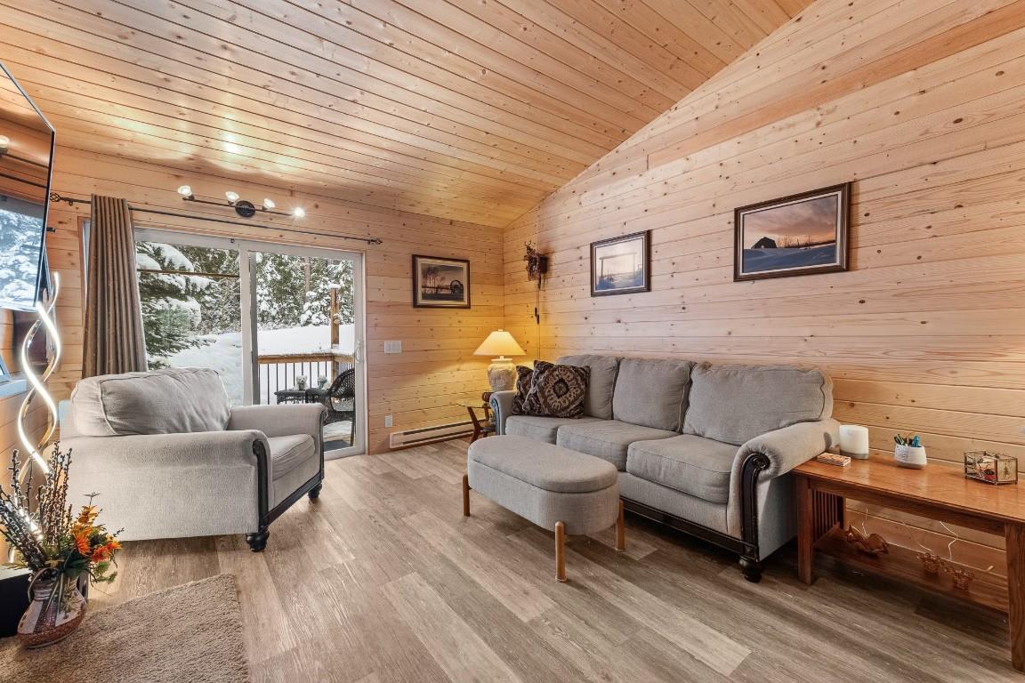 5807 Birch Avenue, Kitchener, BC