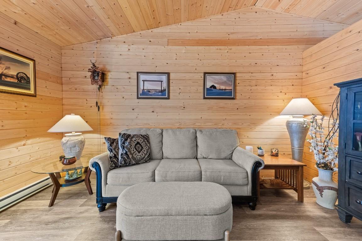 5807 Birch Avenue, Kitchener, BC