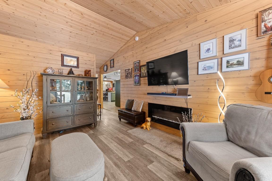 5807 Birch Avenue, Kitchener, BC