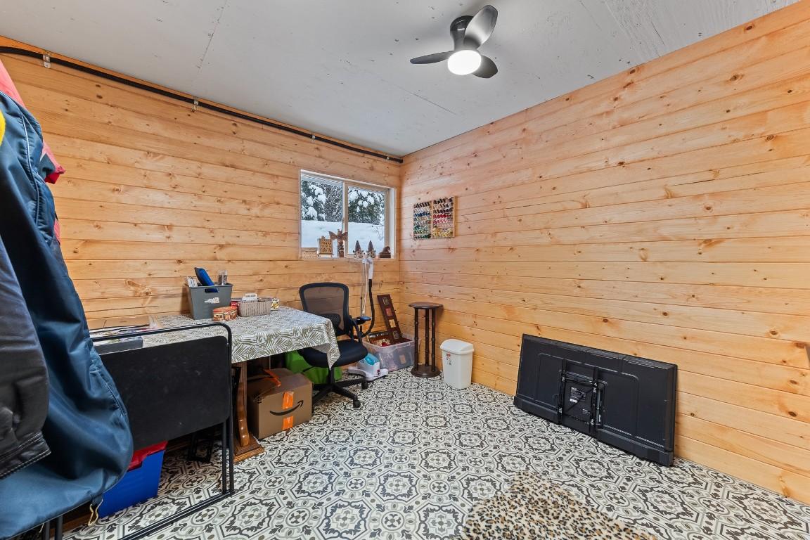 5807 Birch Avenue, Kitchener, BC