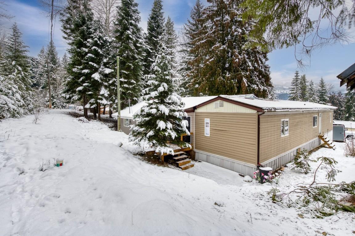 5807 Birch Avenue, Kitchener, BC