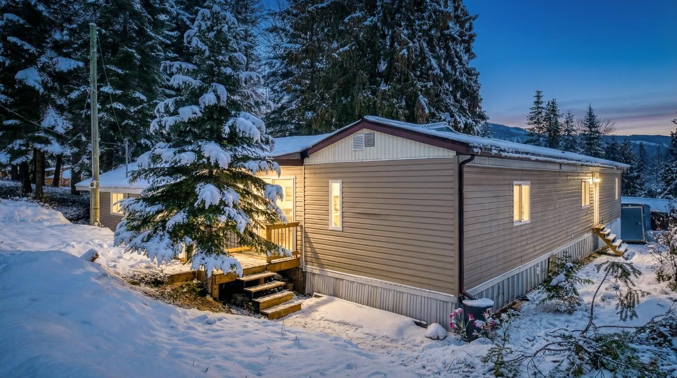 5807 Birch Avenue, Kitchener, BC