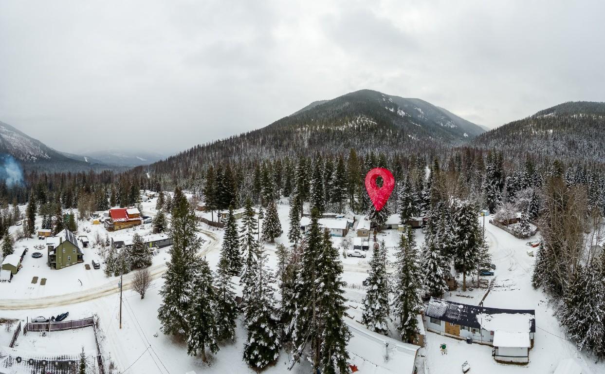 5807 Birch Avenue, Kitchener, BC