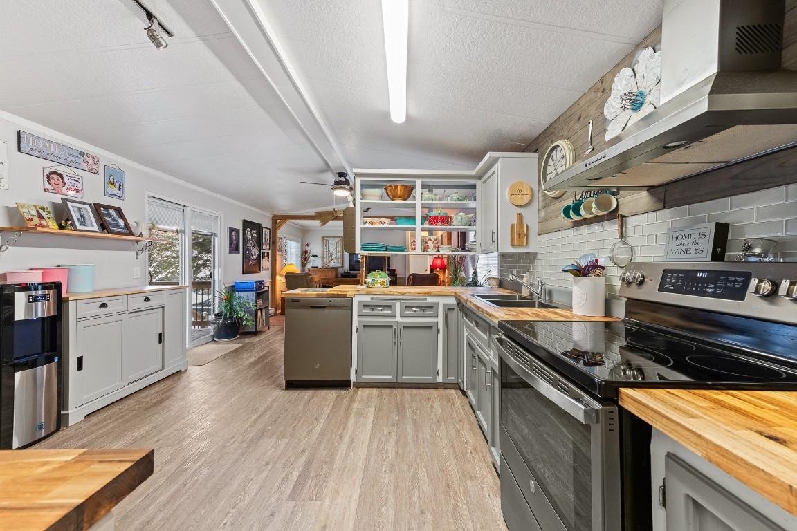 5807 Birch Avenue, Kitchener, BC